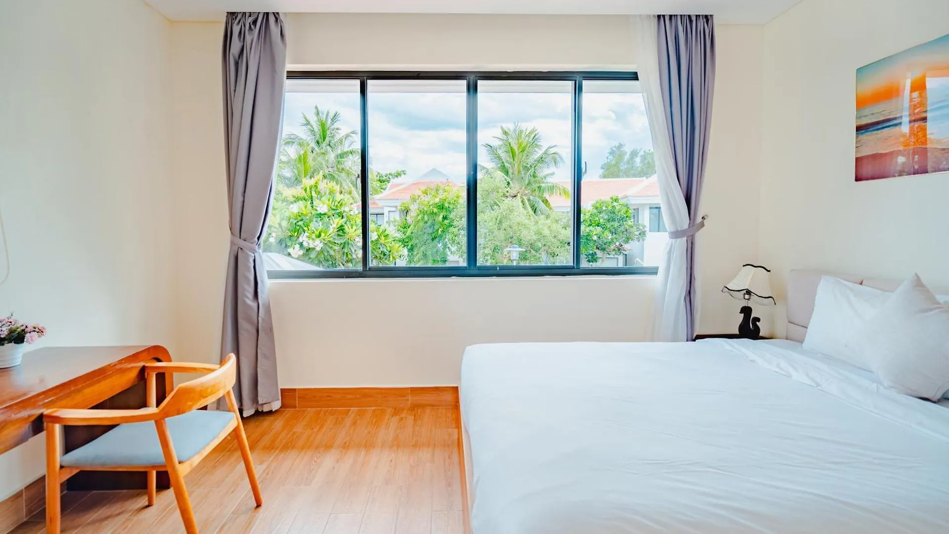 The Ocean Villas Danang 0*, Da Nang