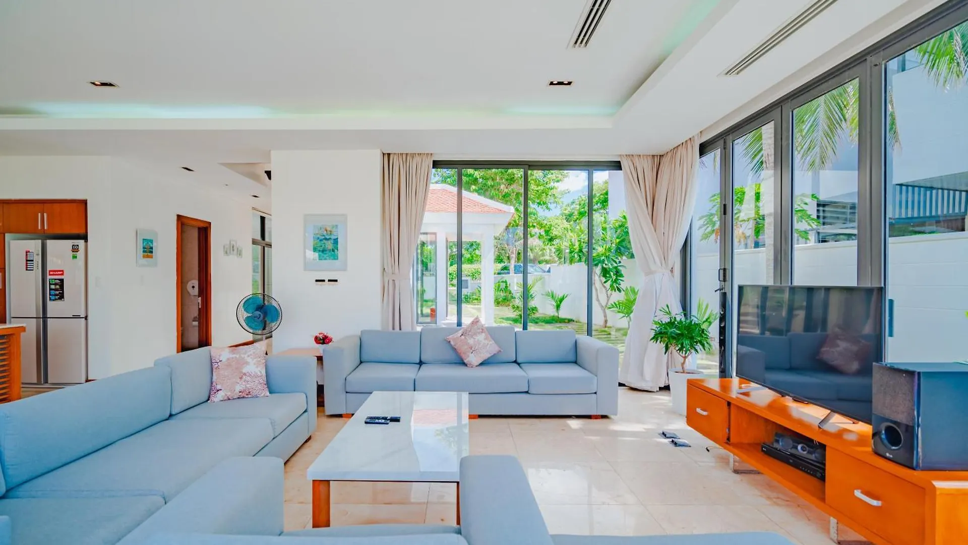 The Ocean Villas Danang 0*, Da Nang